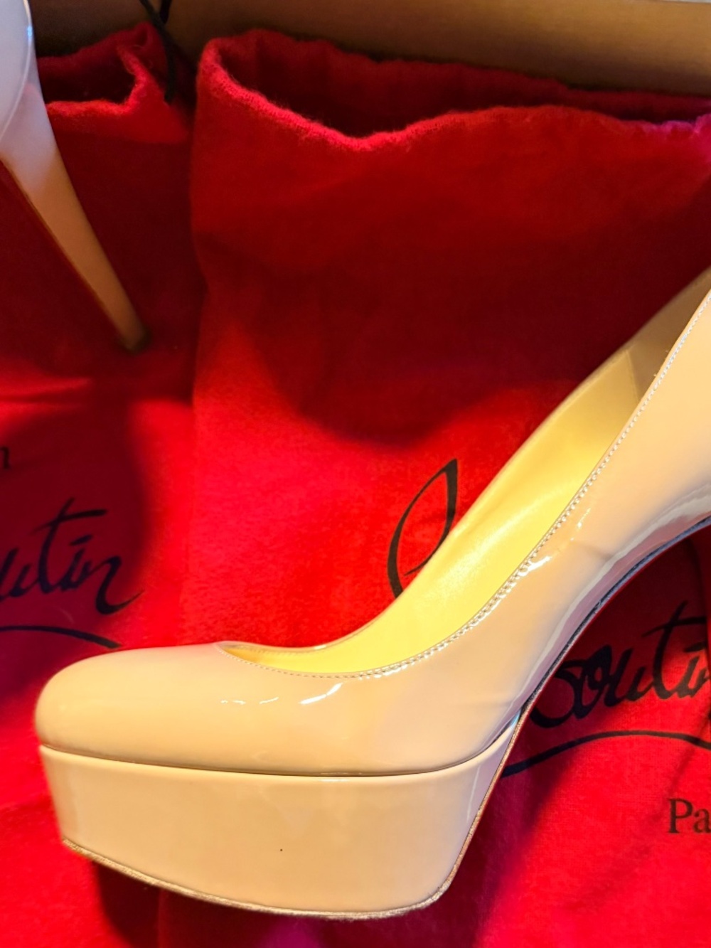 Shoes - Picture 3 of 8